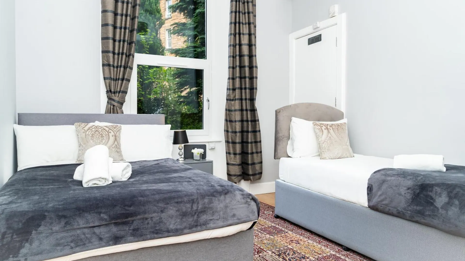 3Br Home Next To Stadium Near Airport Sleeps 7 Edimburgo Reino Unido